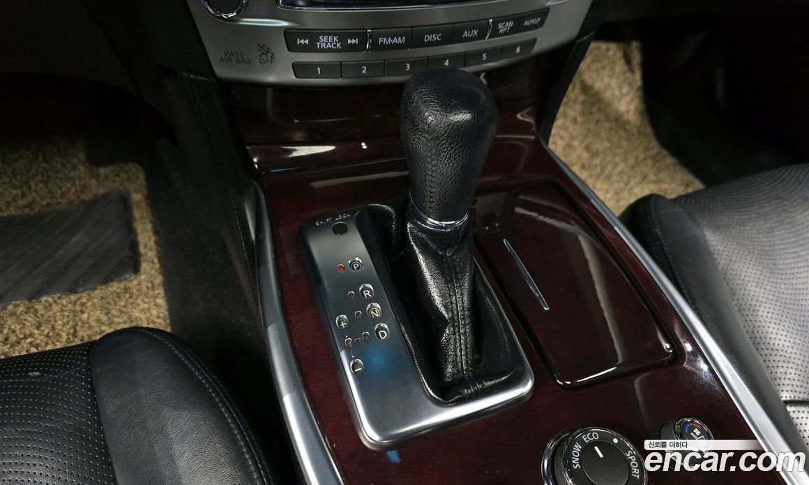 Infiniti M37 фото 9