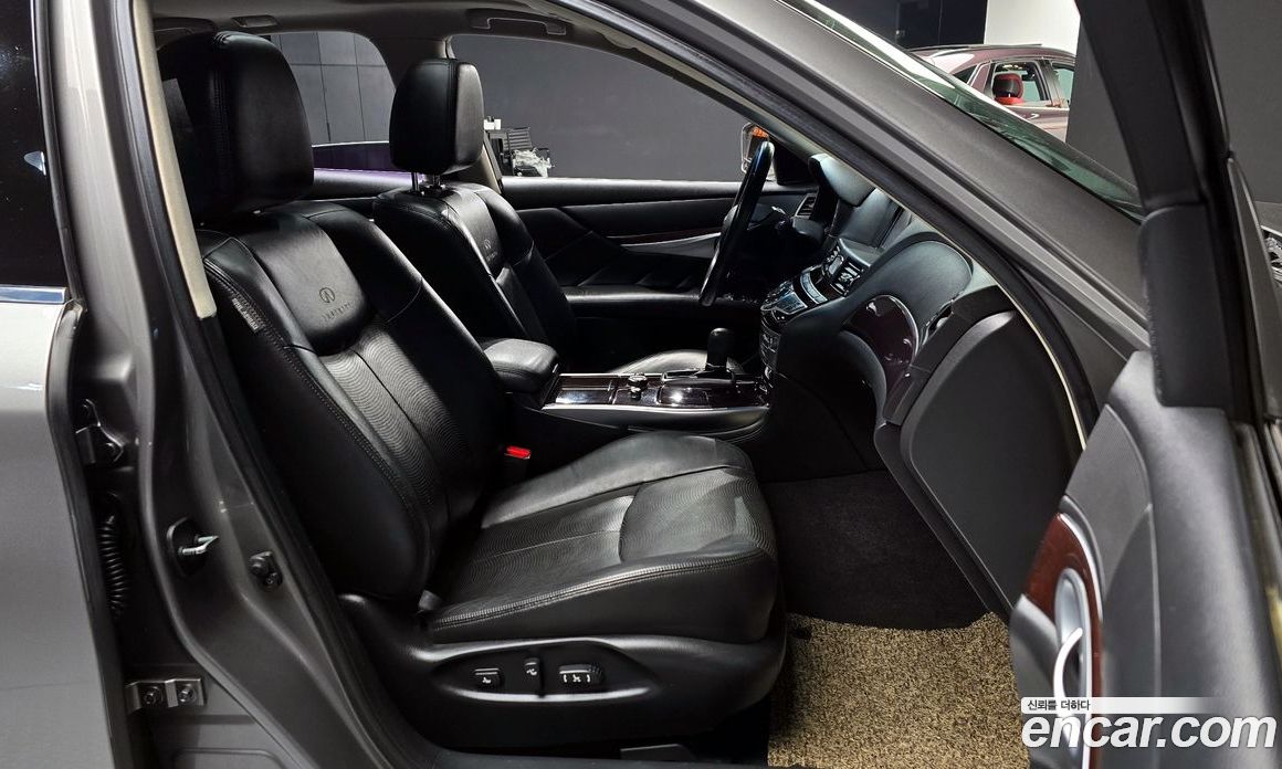 Infiniti M37 фото 10