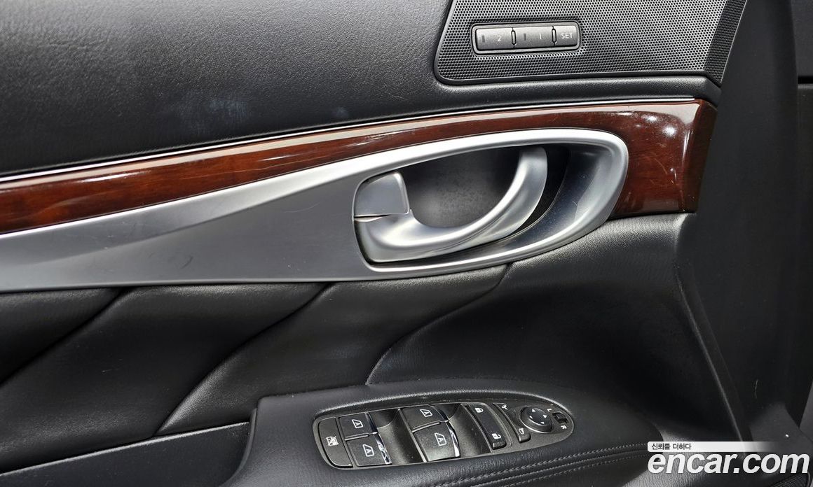Infiniti M37 фото 20