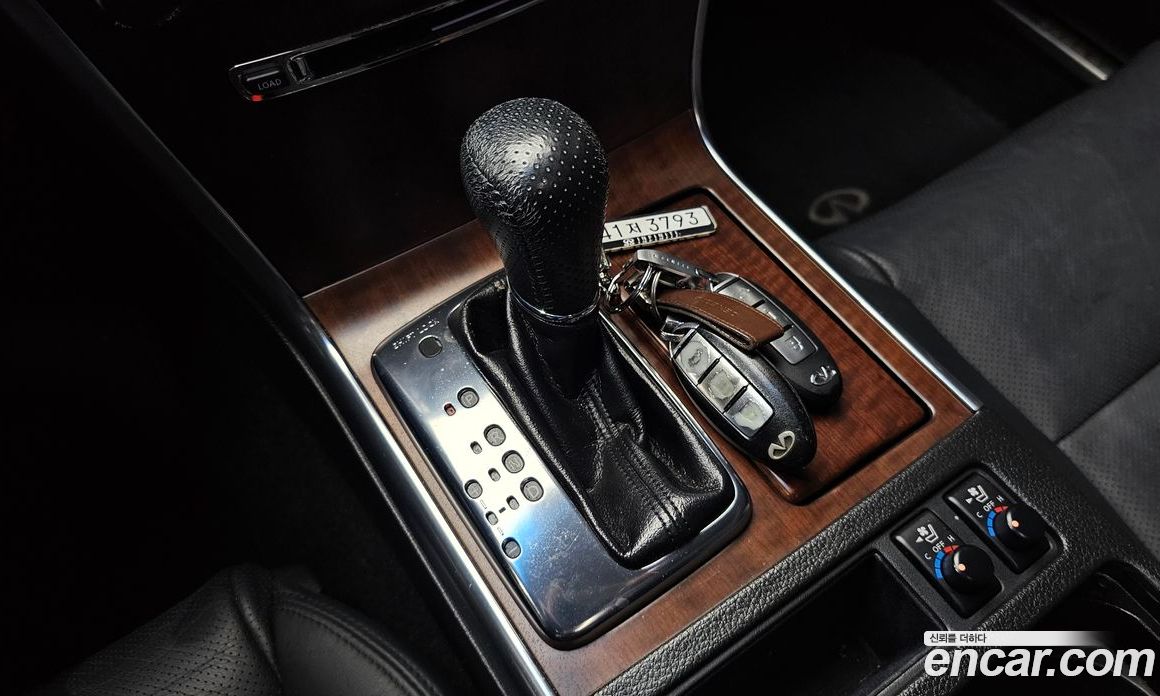 Infiniti M35 фото 9