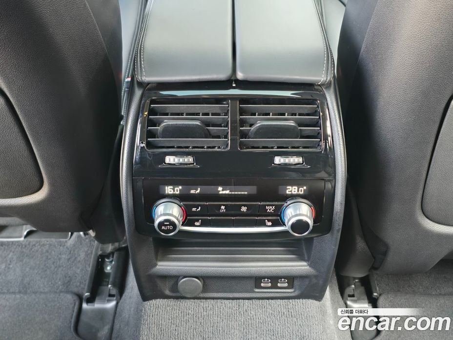 BMW 5-Series (G30) фото 16