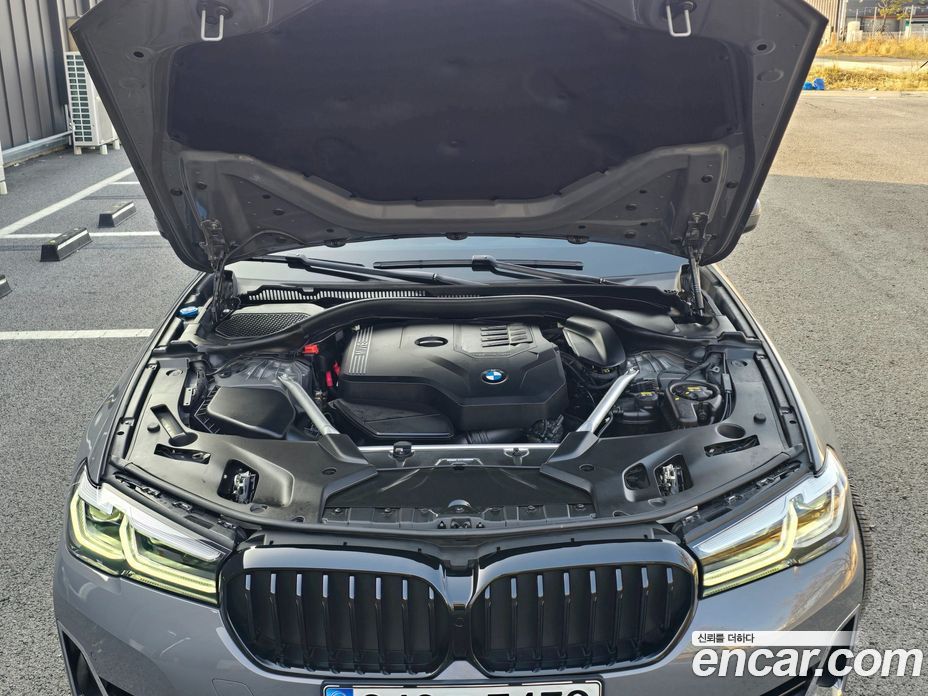 BMW 5-Series (G30) фото 20