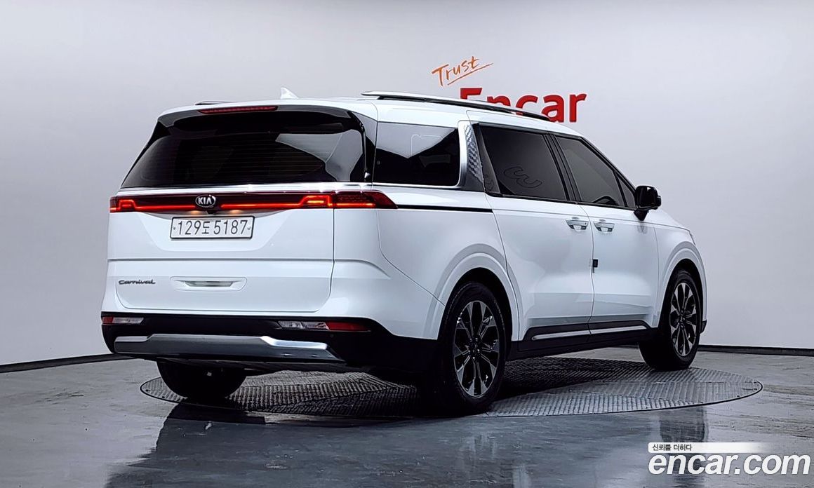 Kia Carnival 4th Gen фото 2