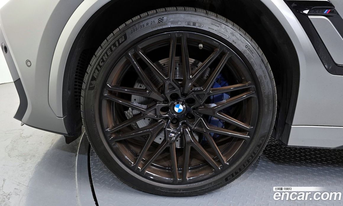 BMW X6M (G06) фото 5