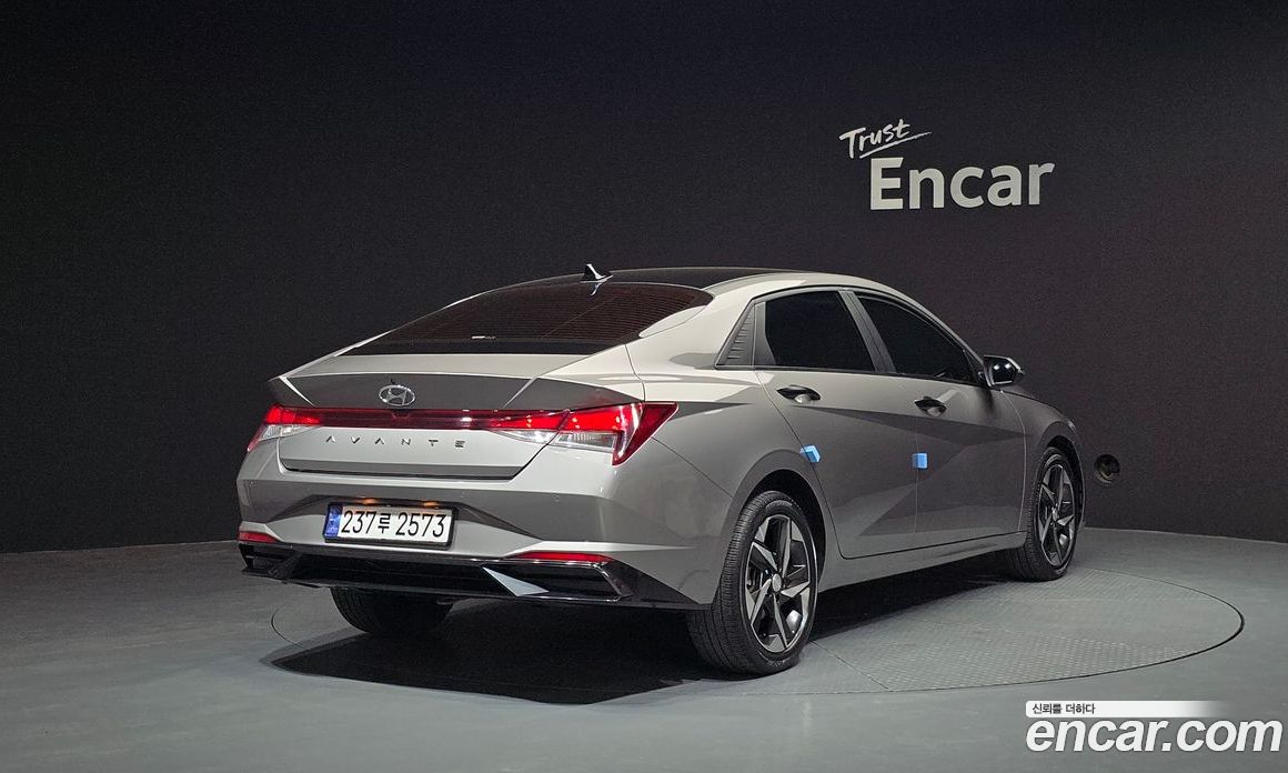 Hyundai Avante (CN7) фото 2