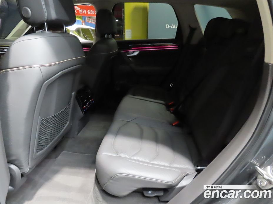 Volkswagen Touareg 3rd Gen фото 20