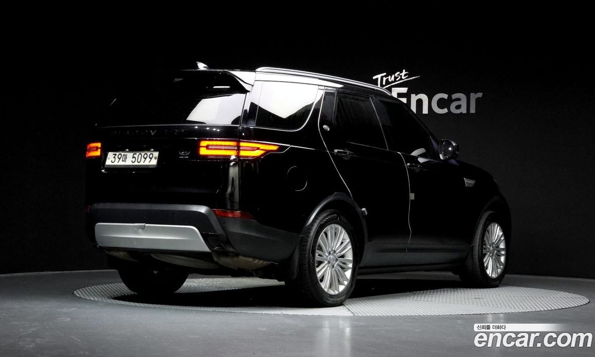 Land Rover Discovery 5 фото 2