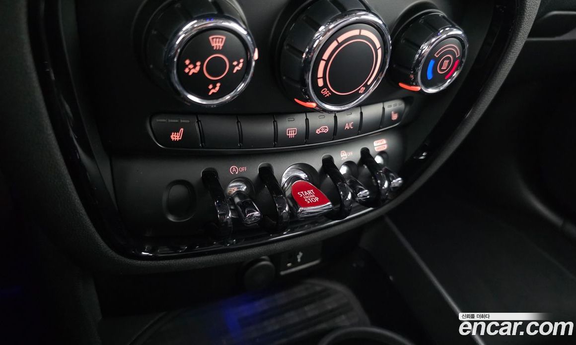 Mini Cooper Clubman D фото 16