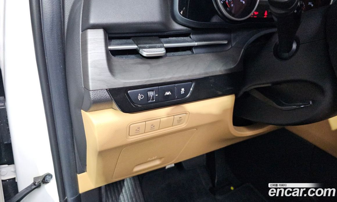 Kia Carnival 4th Gen фото 17