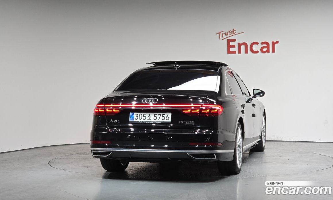 Audi A8 (D5) фото 4