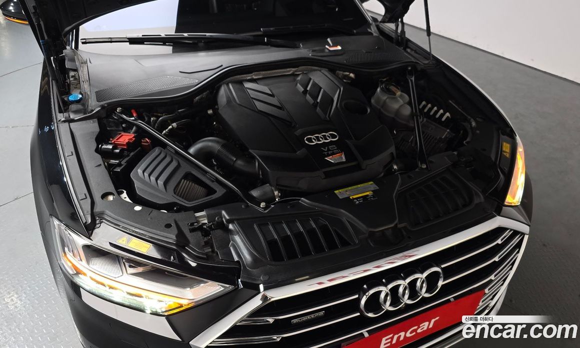 Audi A8 (D5) фото 6