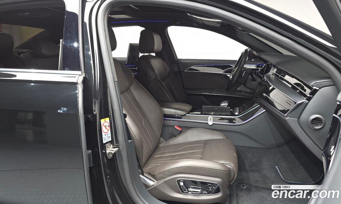 Audi A8 (D5) фото 11
