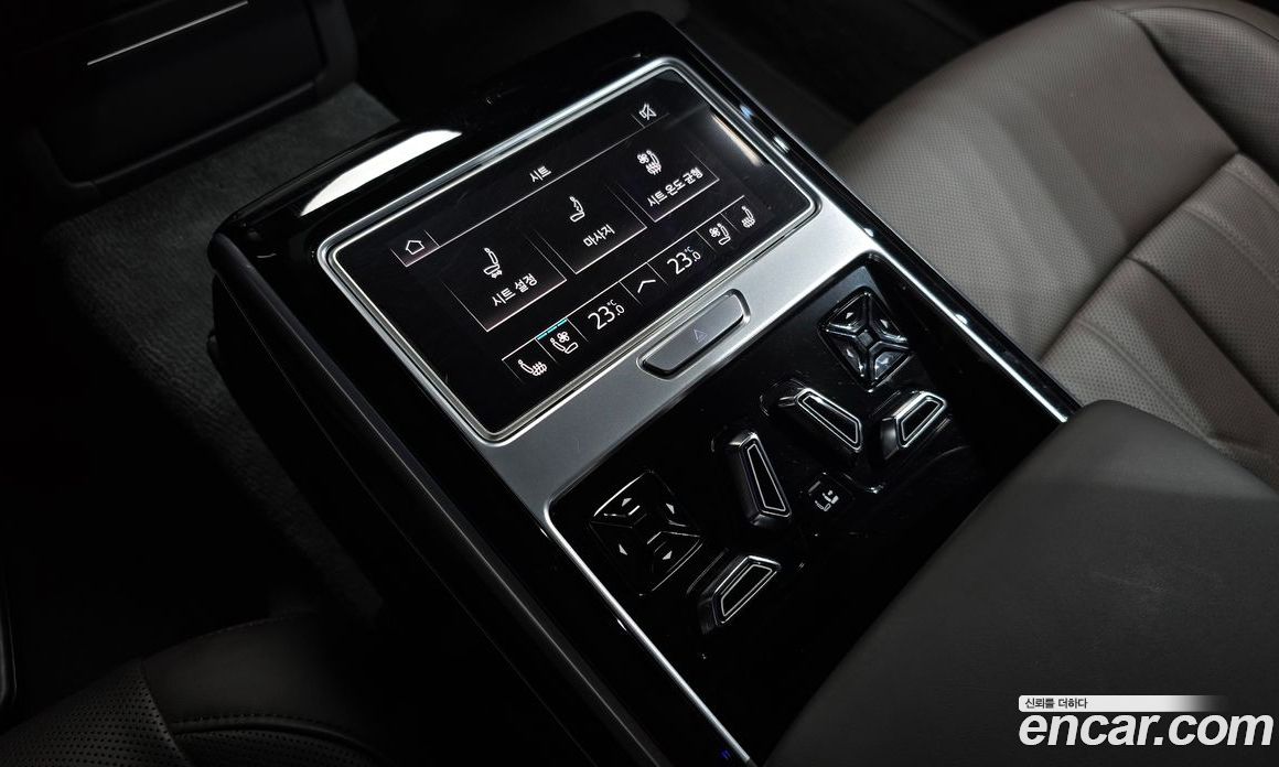 Audi A8 (D5) фото 19