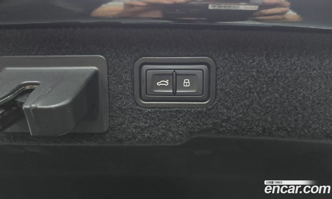 Audi A8 (D5) фото 20