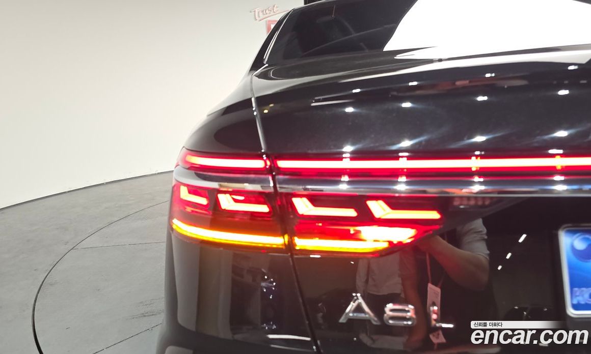 Audi A8 (D5) фото 24
