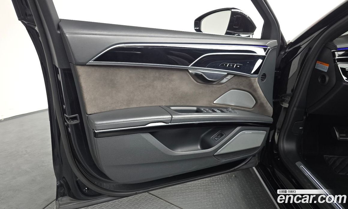 Audi A8 (D5) фото 25