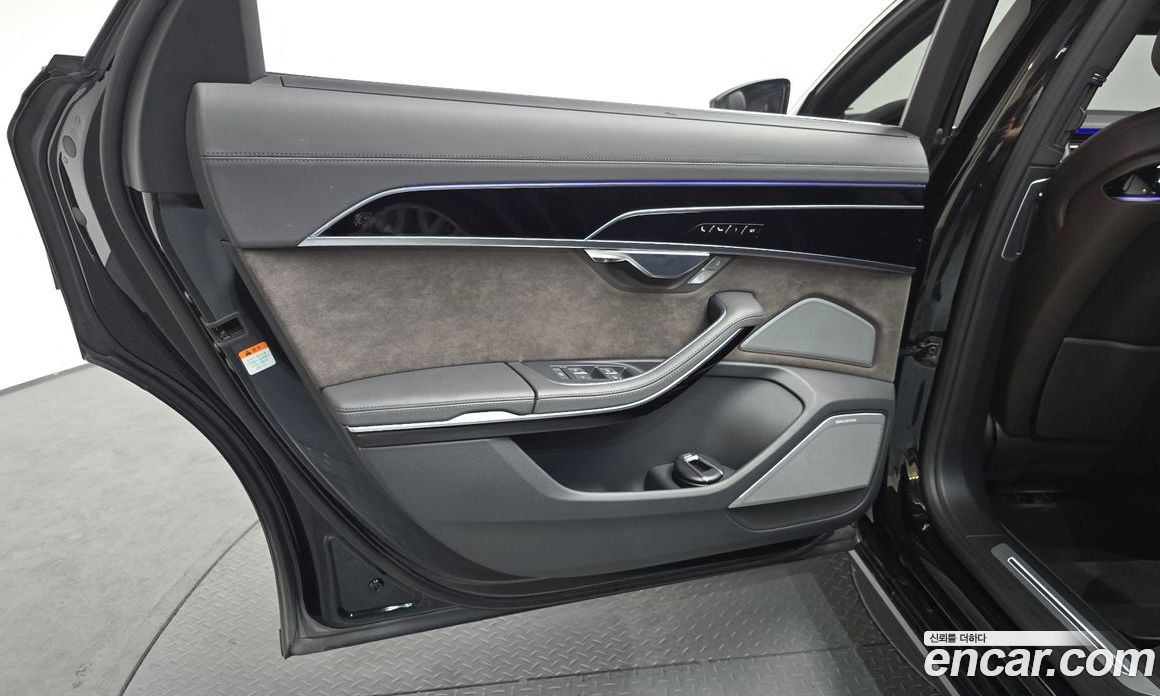 Audi A8 (D5) фото 26