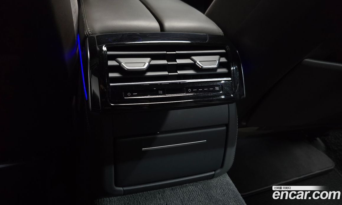 Audi A8 (D5) фото 33