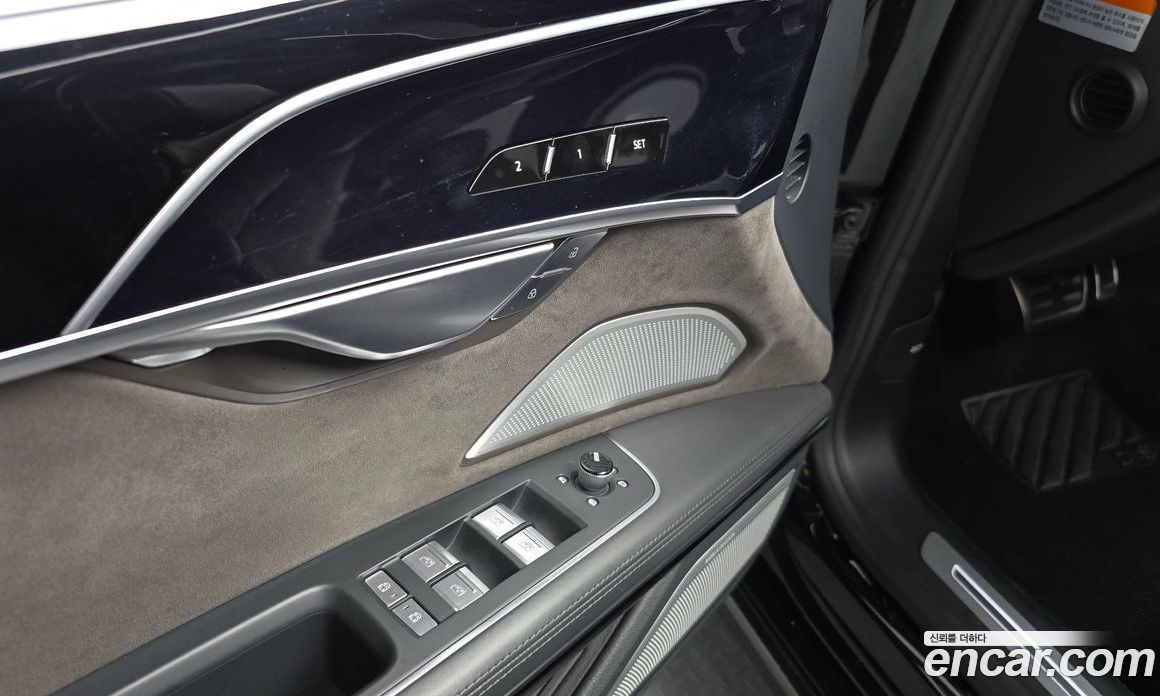 Audi A8 (D5) фото 35