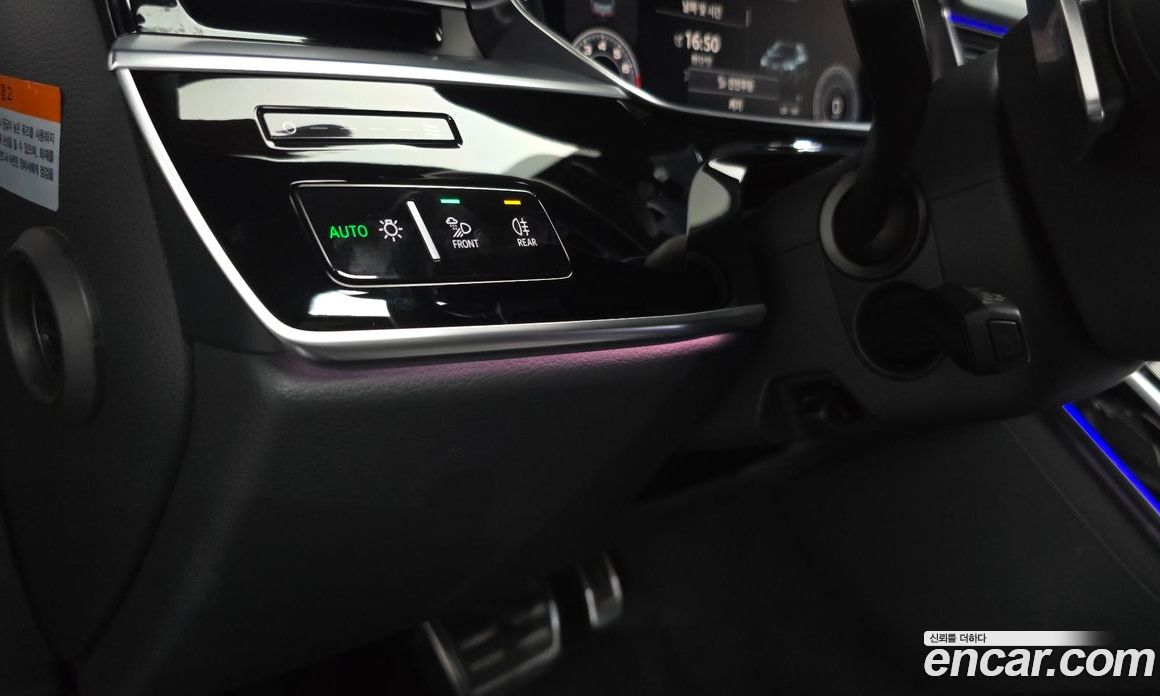 Audi A8 (D5) фото 36