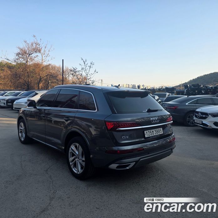 Audi Q7 (4M) фото 3