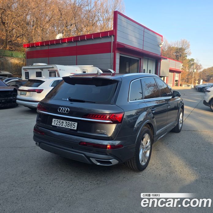 Audi Q7 (4M) фото 5