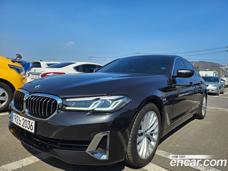BMW 5-Series (G30)