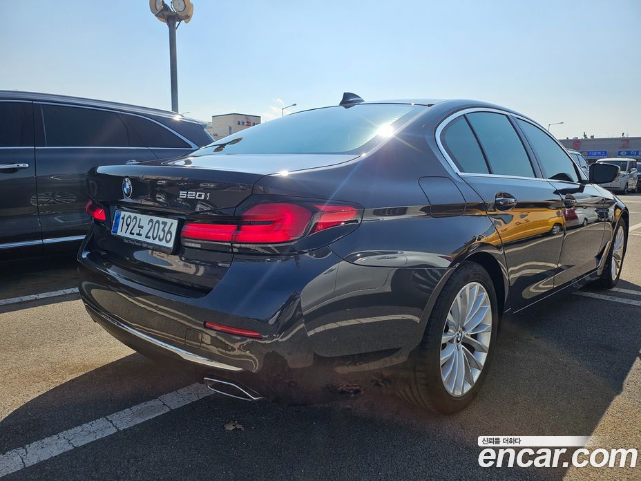 BMW 5-Series (G30) фото 2
