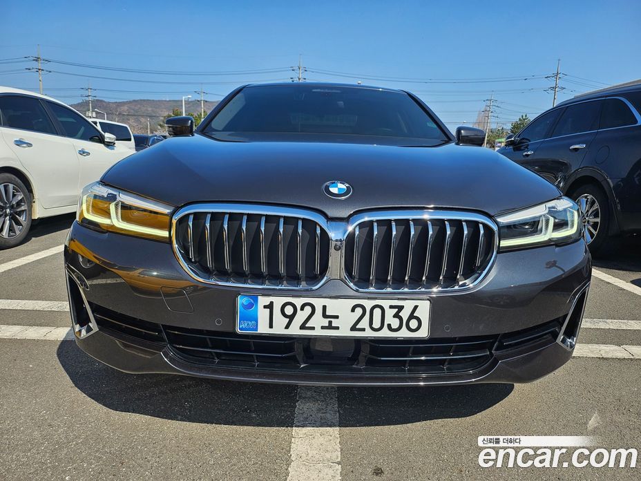 BMW 5-Series (G30) фото 3