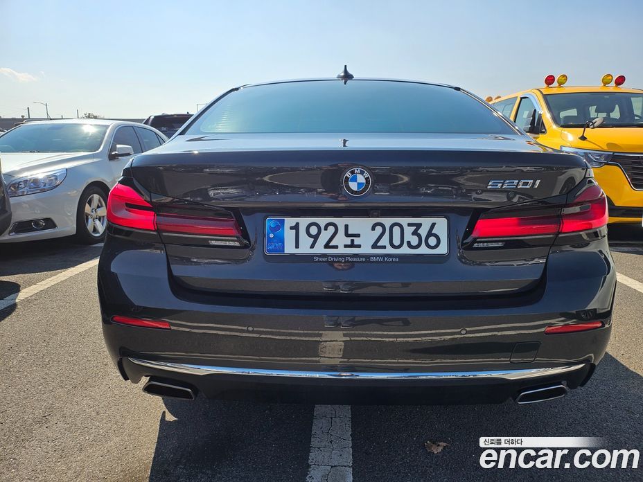 BMW 5-Series (G30) фото 4