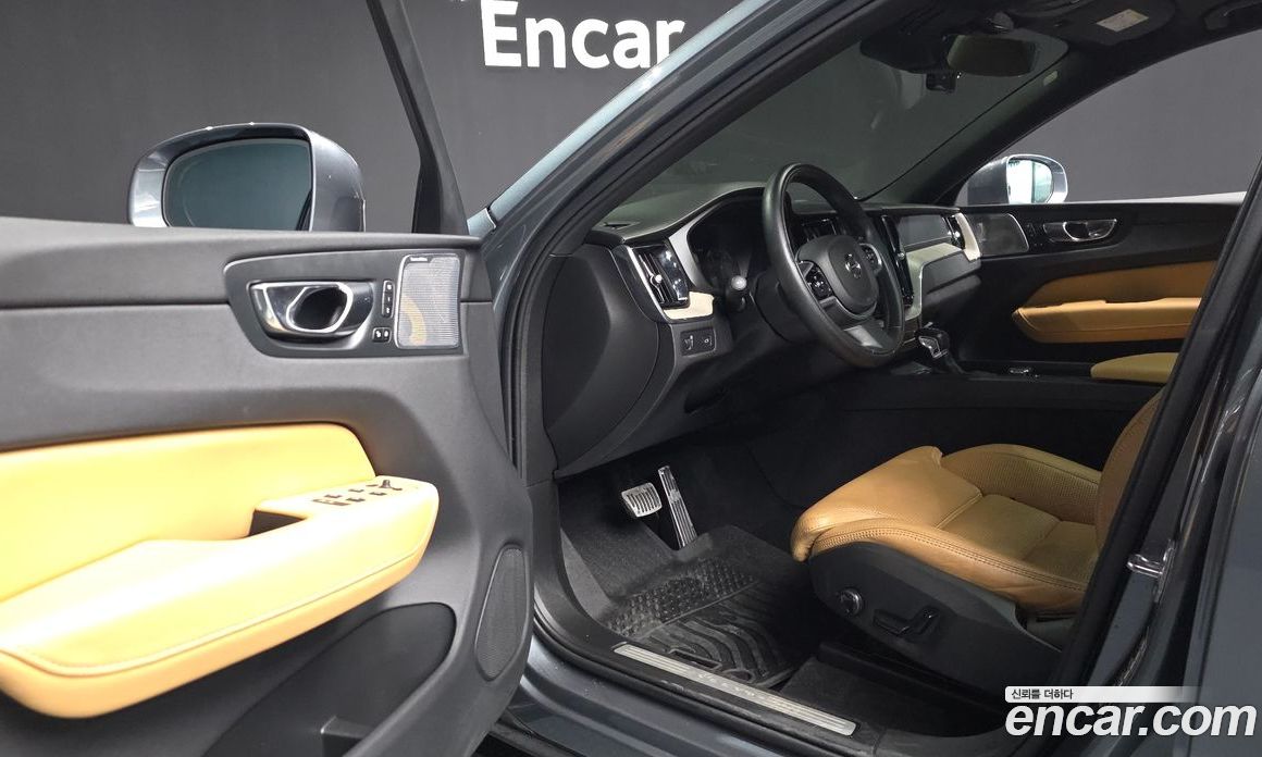 Volvo XC60 2nd Gen фото 10
