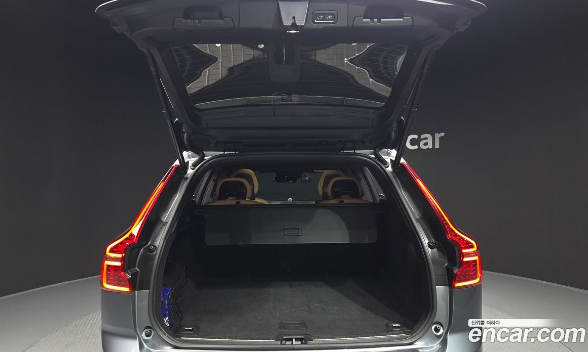 Volvo XC60 2nd Gen фото 20