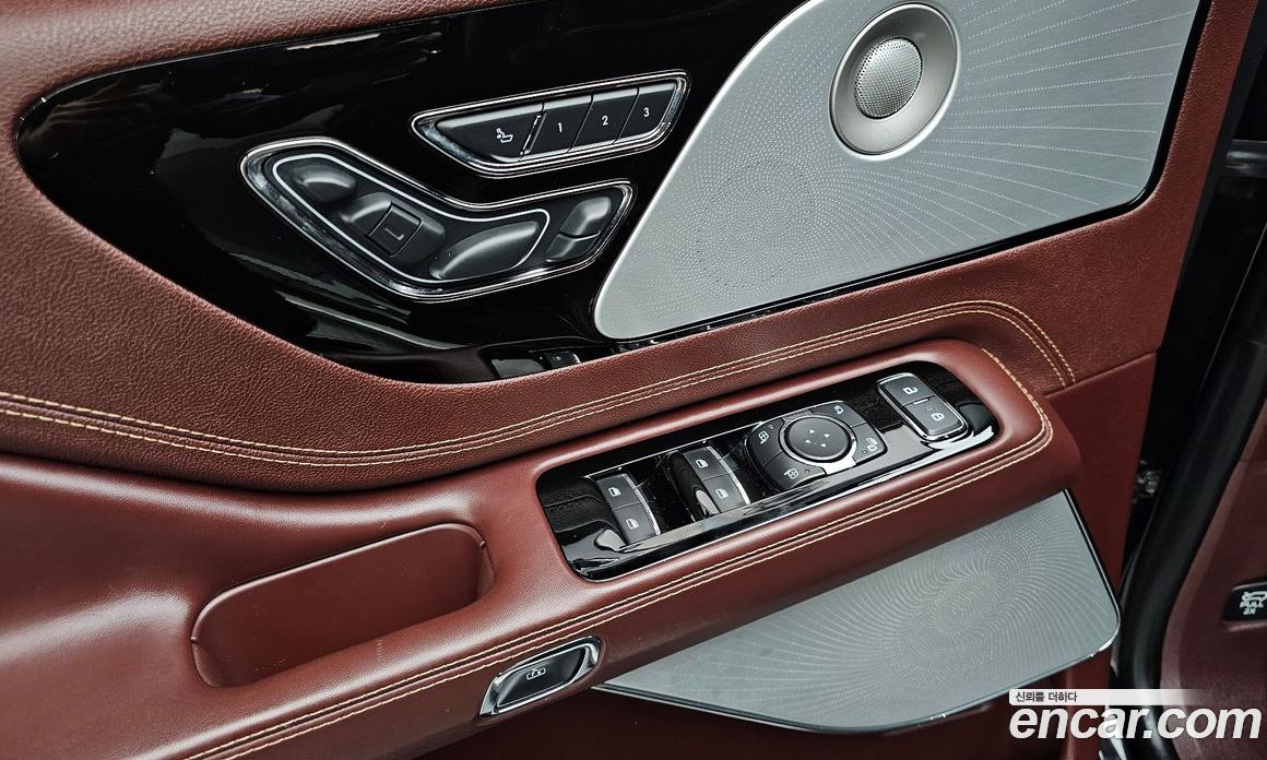 Lincoln Aviator 2nd Gen фото 27