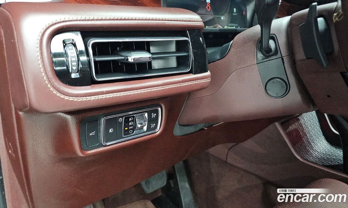 Lincoln Aviator 2nd Gen фото 29
