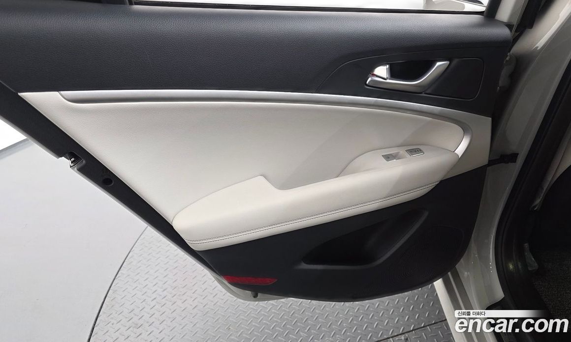 Genesis G70 Shooting Brake фото 25