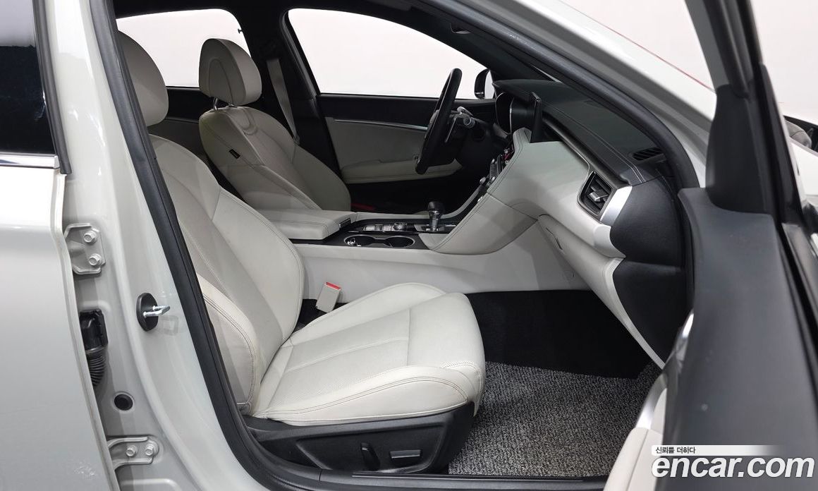 Genesis G70 Shooting Brake фото 26