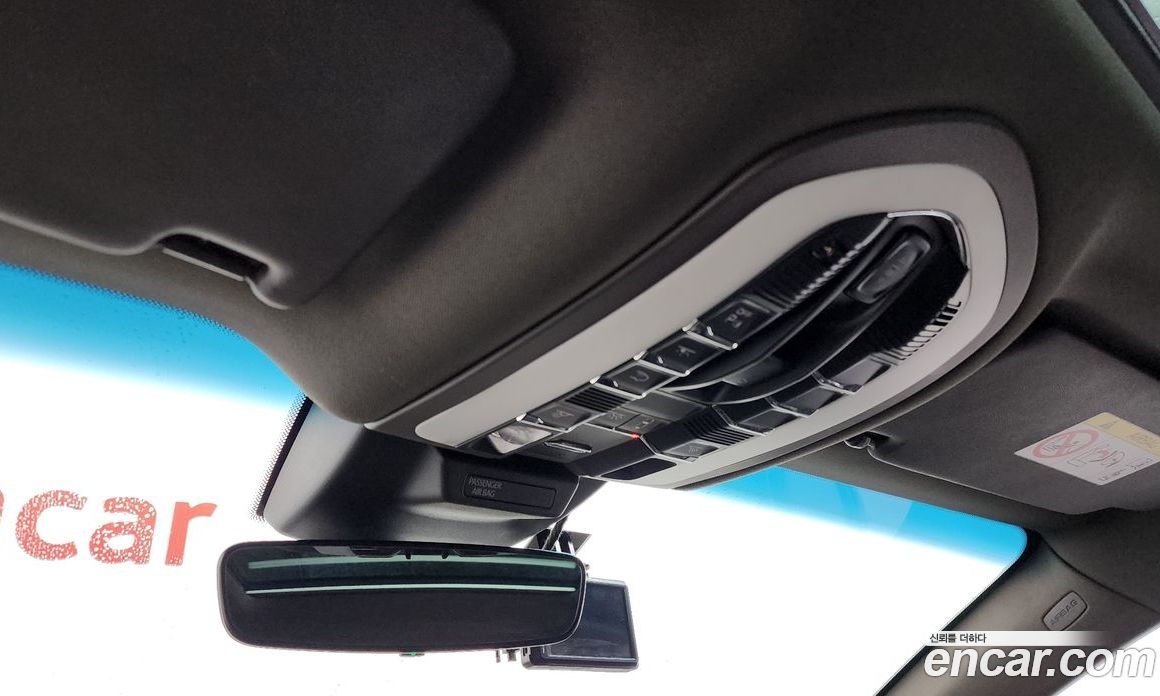 Porsche Macan фото 27