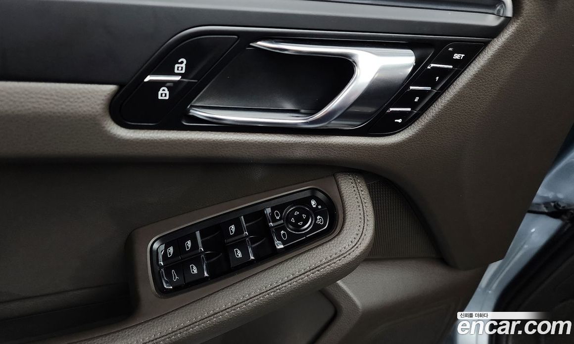 Porsche Macan фото 33
