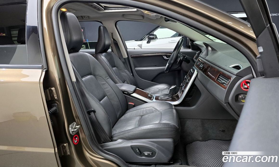 Volvo XC70 фото 12