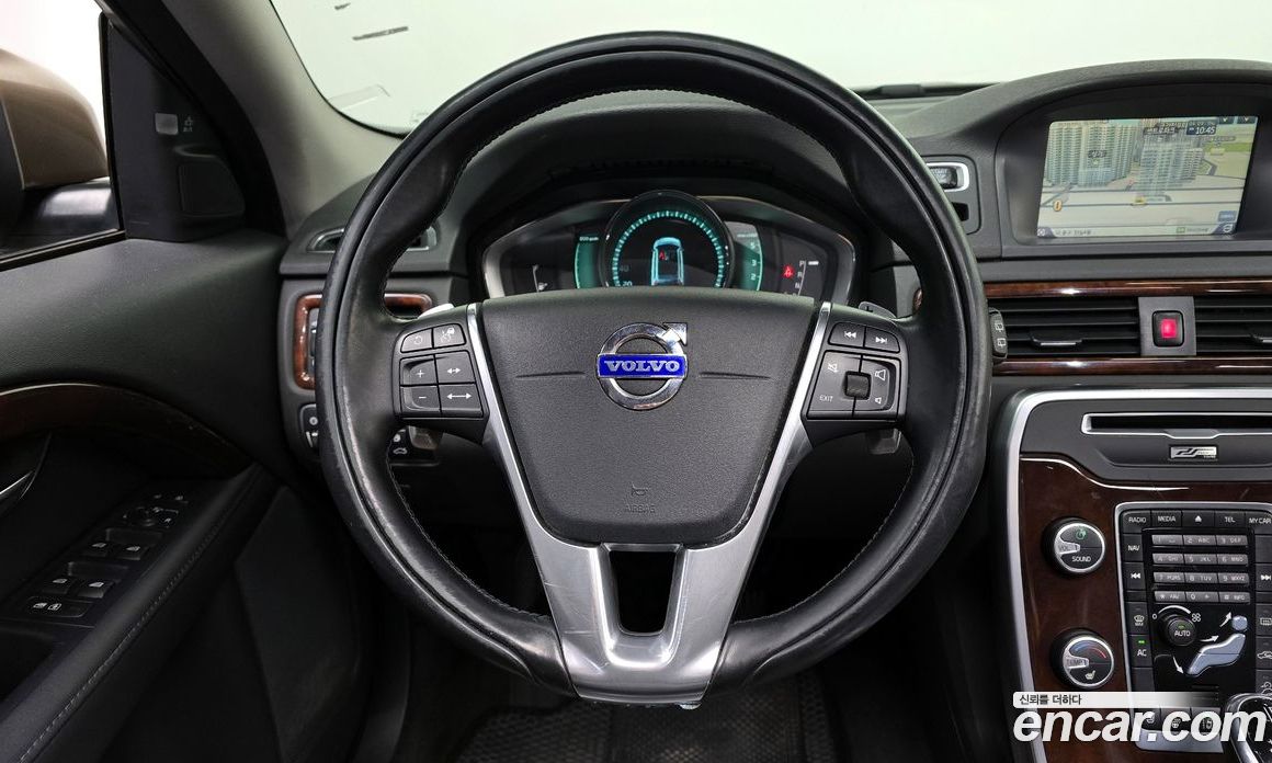 Volvo XC70 фото 13