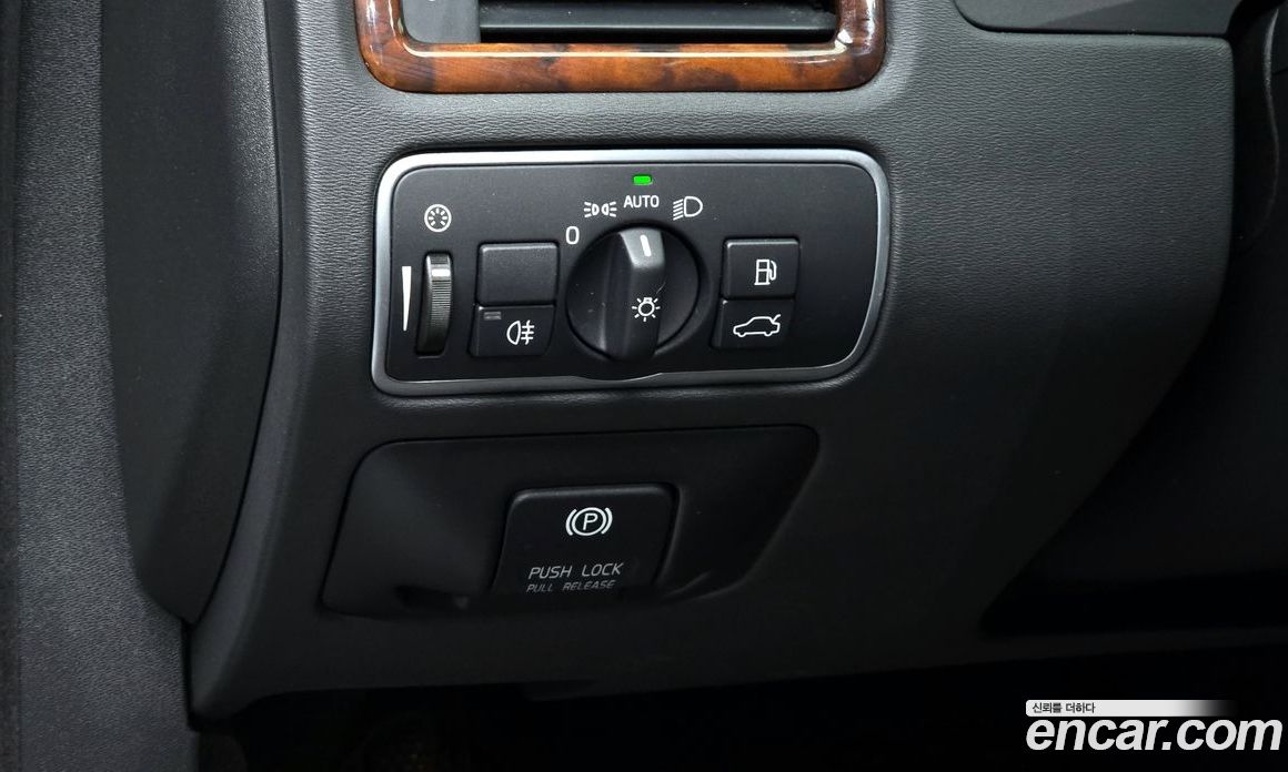 Volvo XC70 фото 14