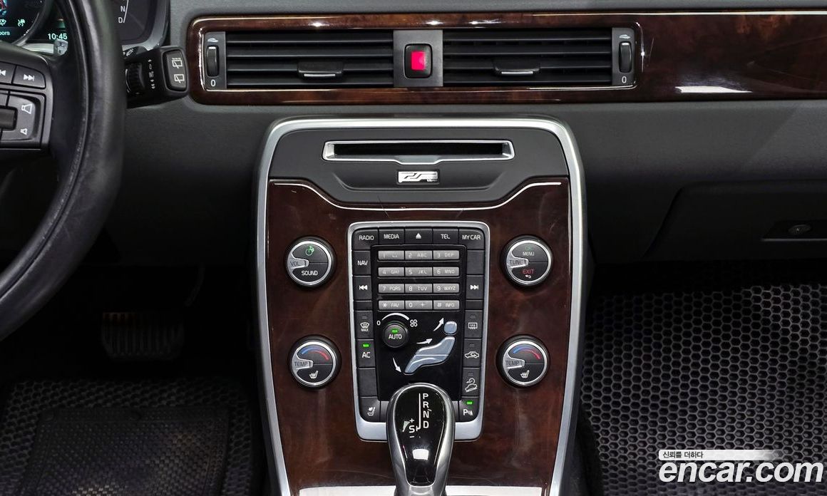 Volvo XC70 фото 18