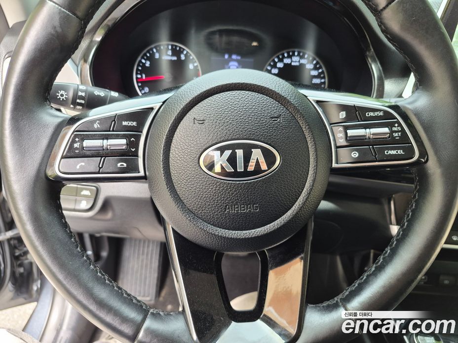 Kia Seltos фото 9