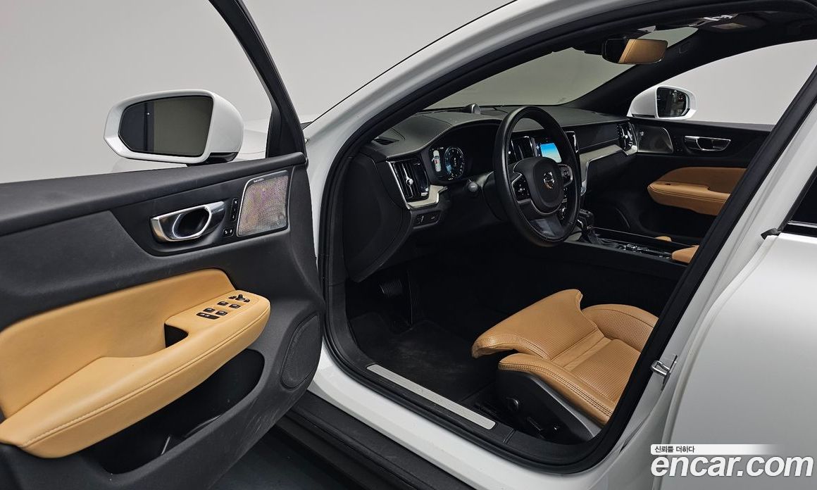 Volvo V60 Cross Country 2nd Gen фото 9