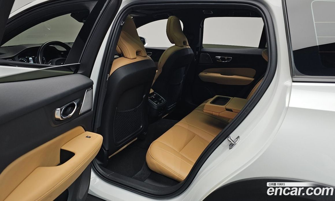 Volvo V60 Cross Country 2nd Gen фото 10