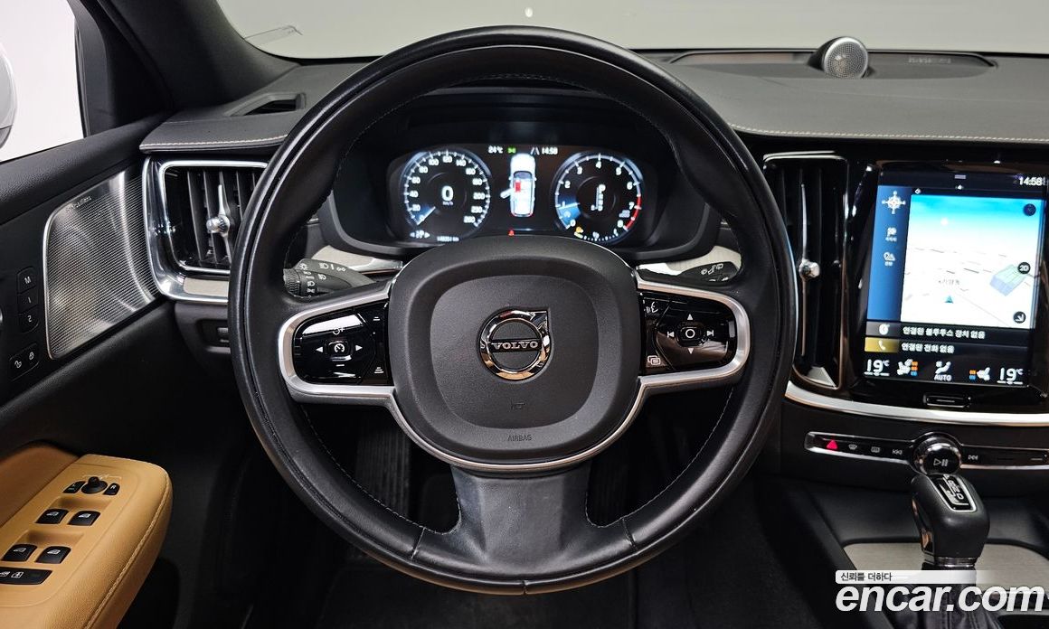 Volvo V60 Cross Country 2nd Gen фото 11
