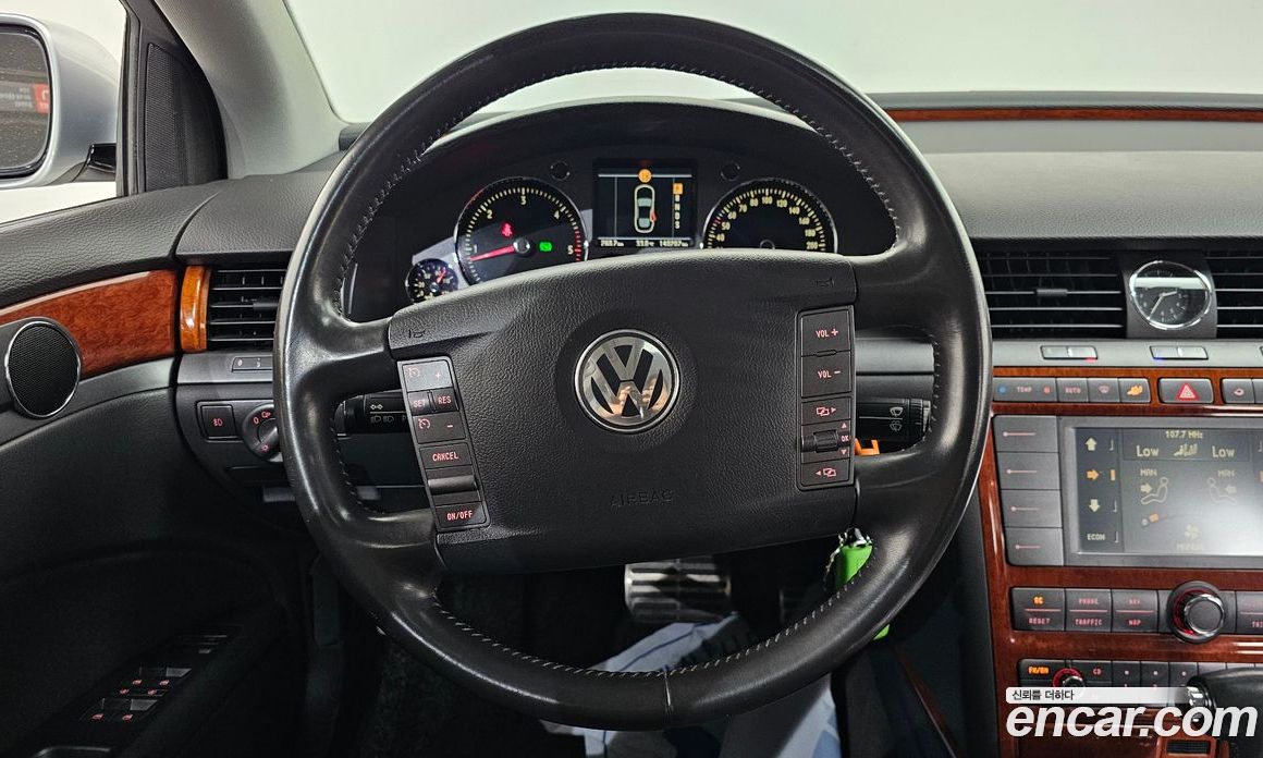 Volkswagen Phaeton фото 13