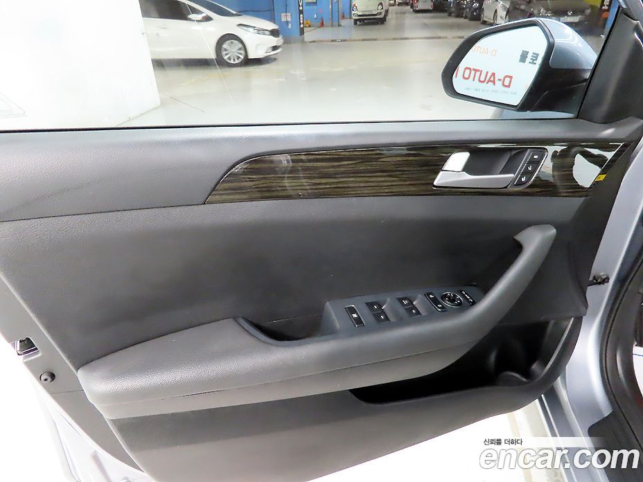 Hyundai Sonata (LF) фото 14