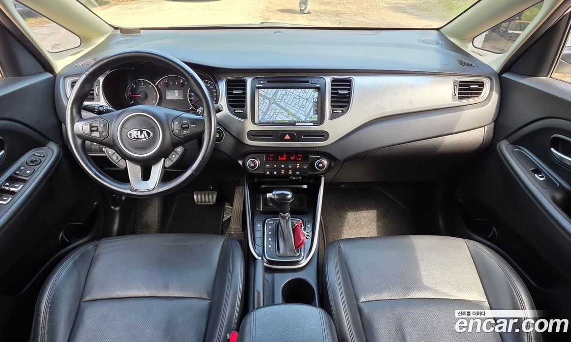 Kia Carens 3rd Gen фото 7