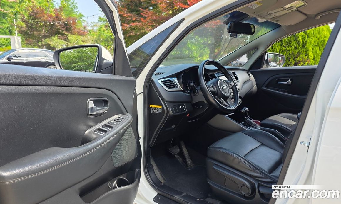 Kia Carens 3rd Gen фото 10